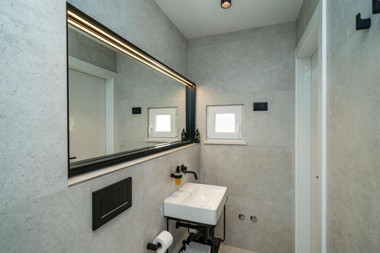 Agape Suite Old Town-Luxury Two Bedroom Apartment Дубровник Экстерьер фото