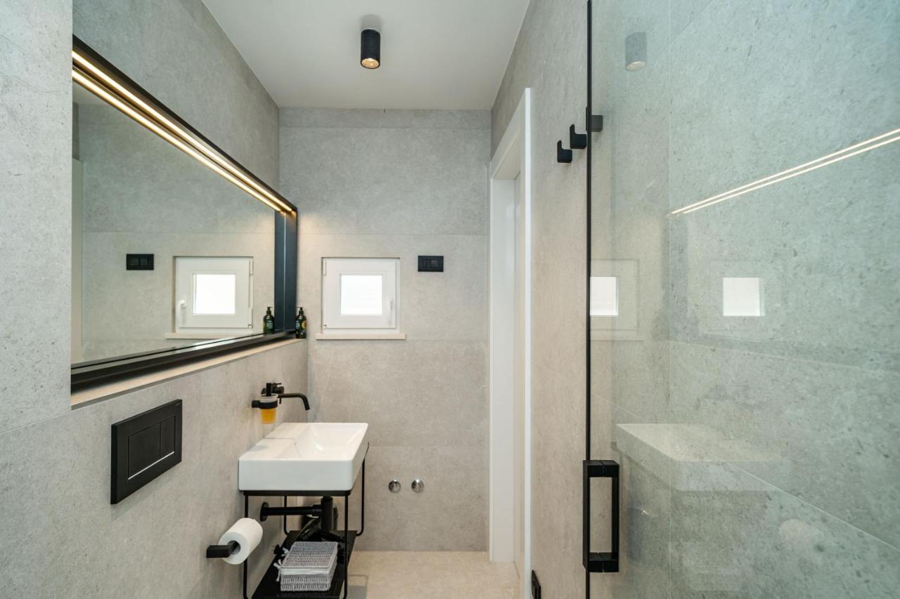 Agape Suite Old Town-Luxury Two Bedroom Apartment Дубровник Экстерьер фото