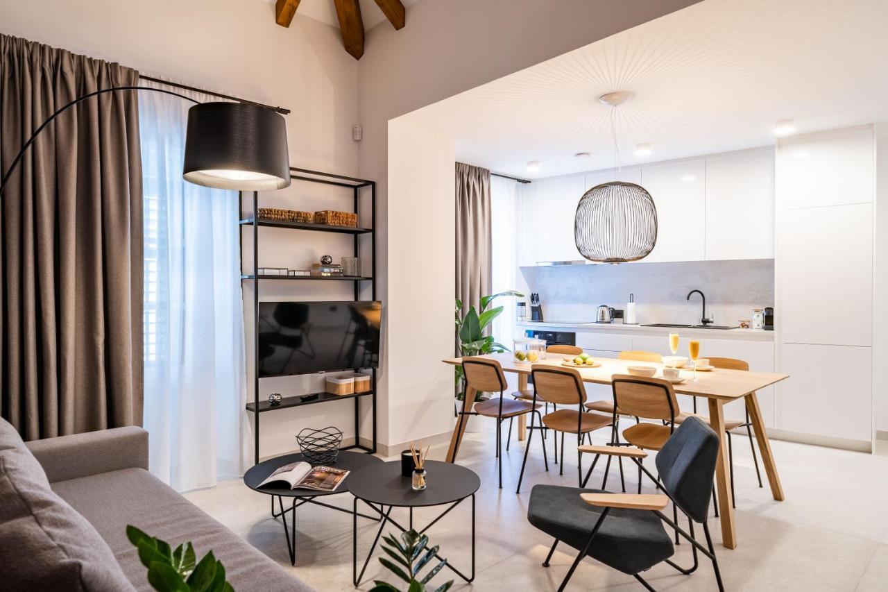 Agape Suite Old Town-Luxury Two Bedroom Apartment Дубровник Экстерьер фото